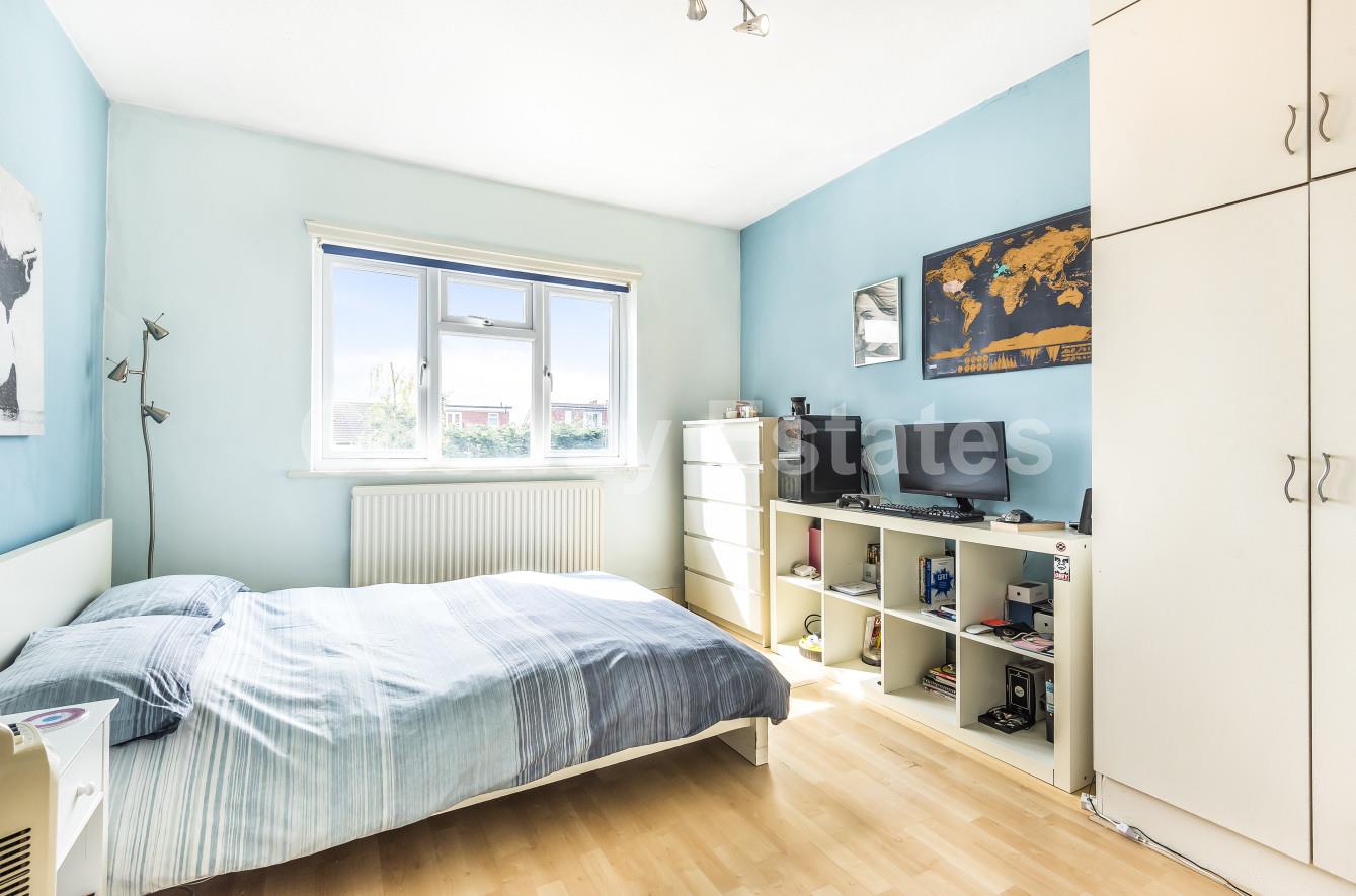 Hillside Grove, Mill Hill
